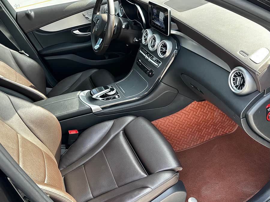 Mercedes-Benz GLC 2018 — фото 19