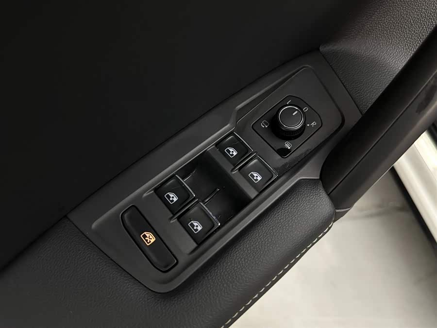 Volkswagen Tiguan L 2019 — фото 22