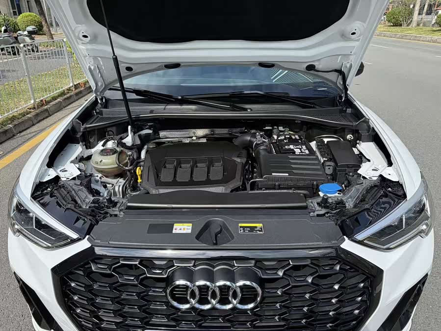 Audi Q3 Sportback 2023 — фото 15