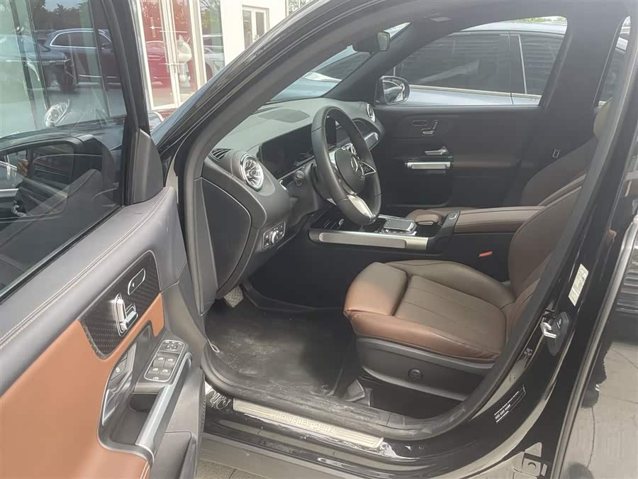 Mercedes-Benz GLB 2024