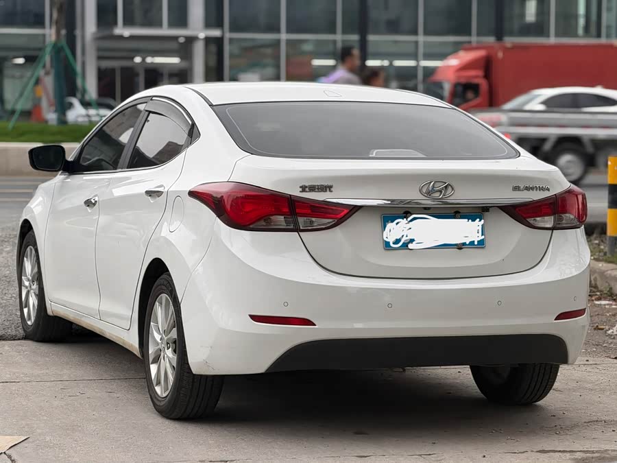 Hyundai Elantra 2016
