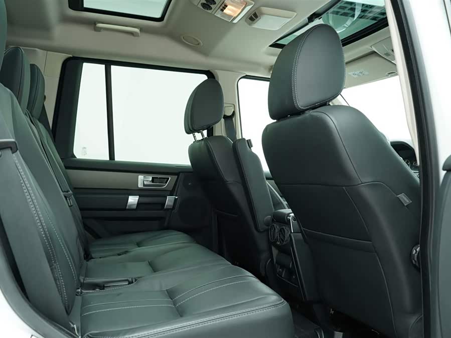 Land Rover Discovery 2016 — фото 22
