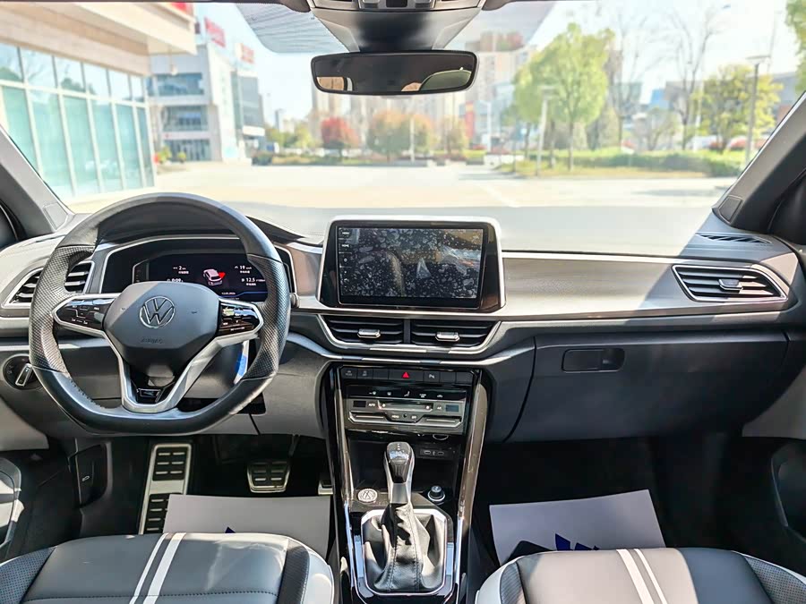 Volkswagen T-Roc 2024