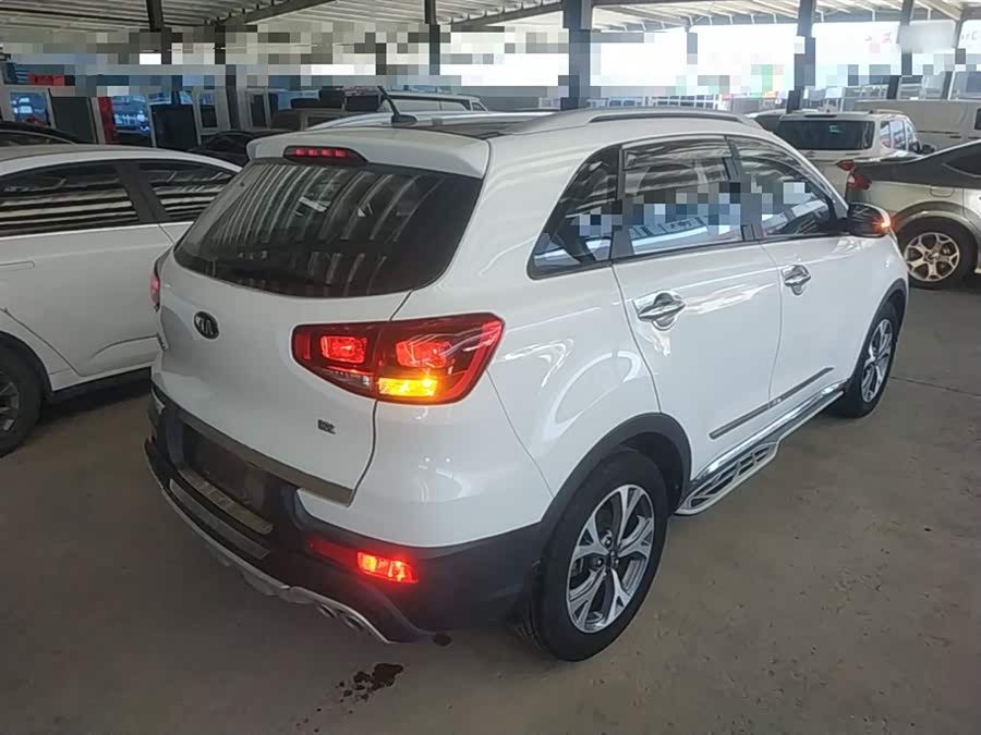 Kia KX3 Proud Running 2017