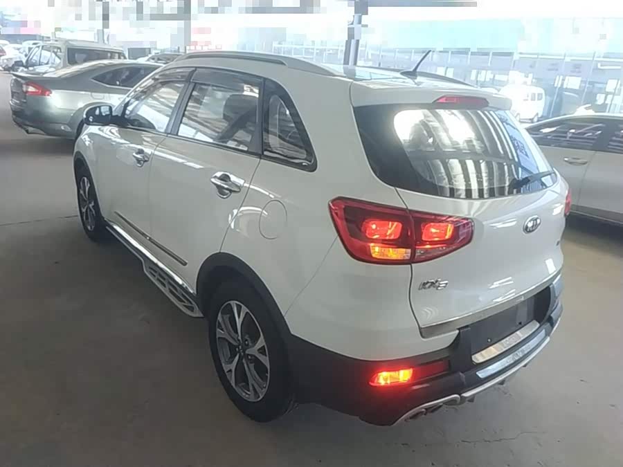 Kia KX3 Proud Running 2017