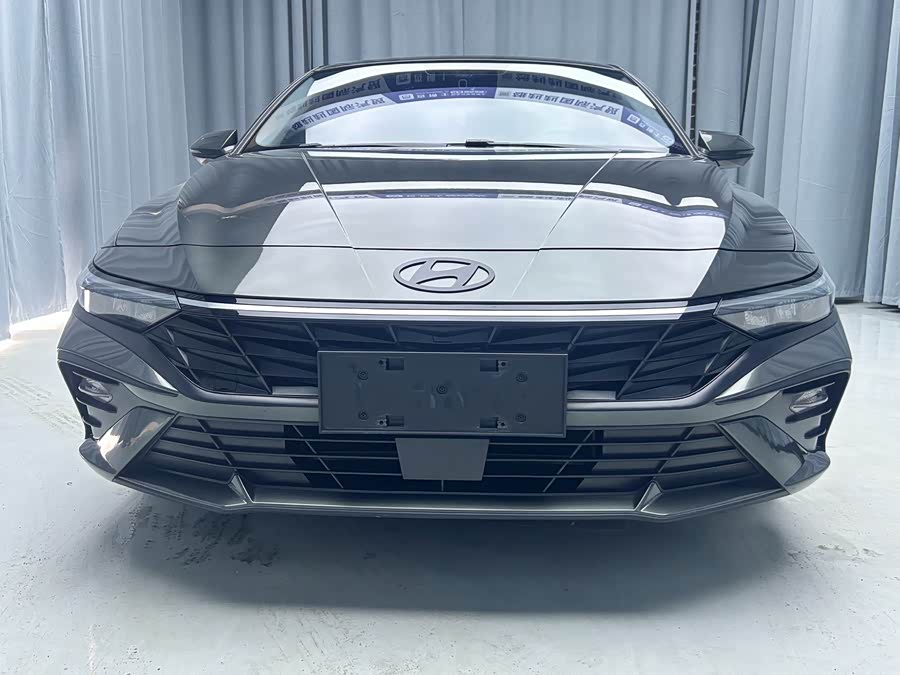 Hyundai Elantra 2023