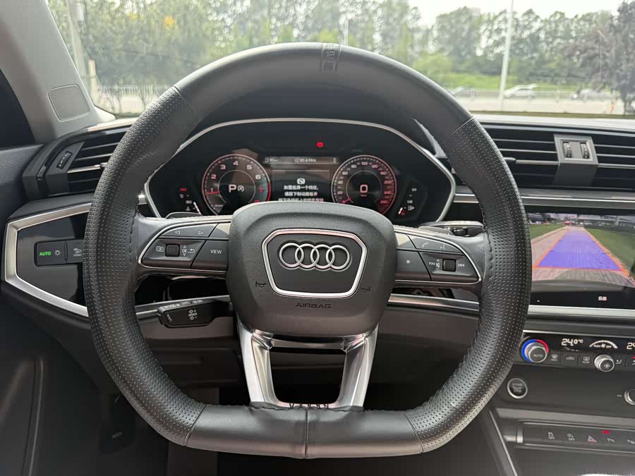 Audi Q3 2023 — фото 11