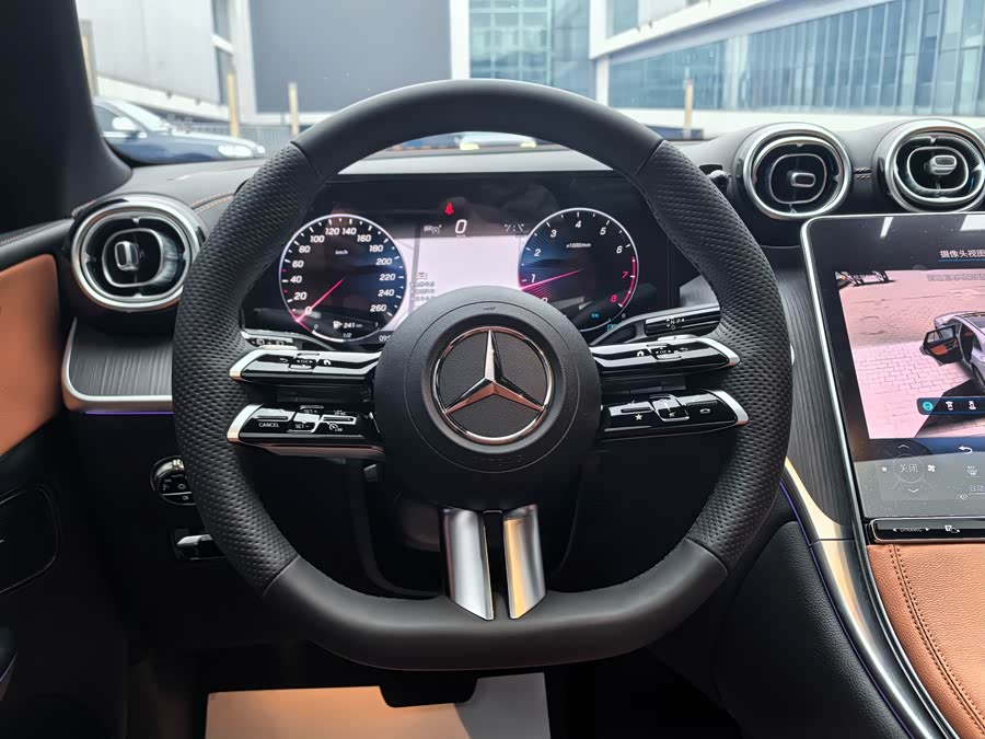 Mercedes-Benz GLC 2023