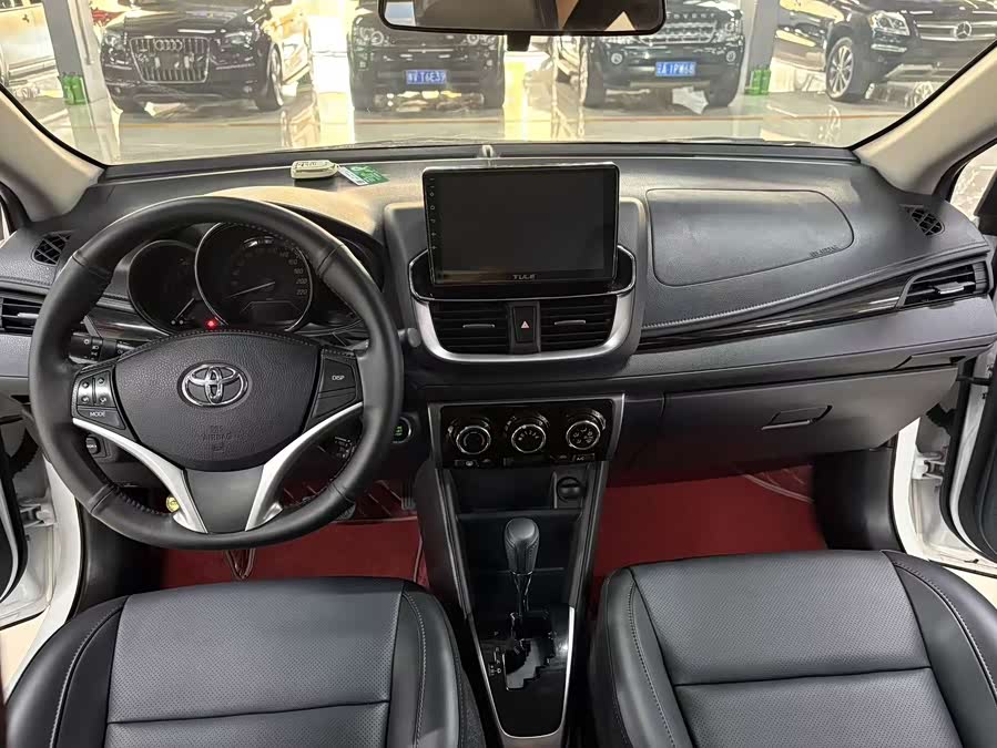 Toyota Yaris L 2022