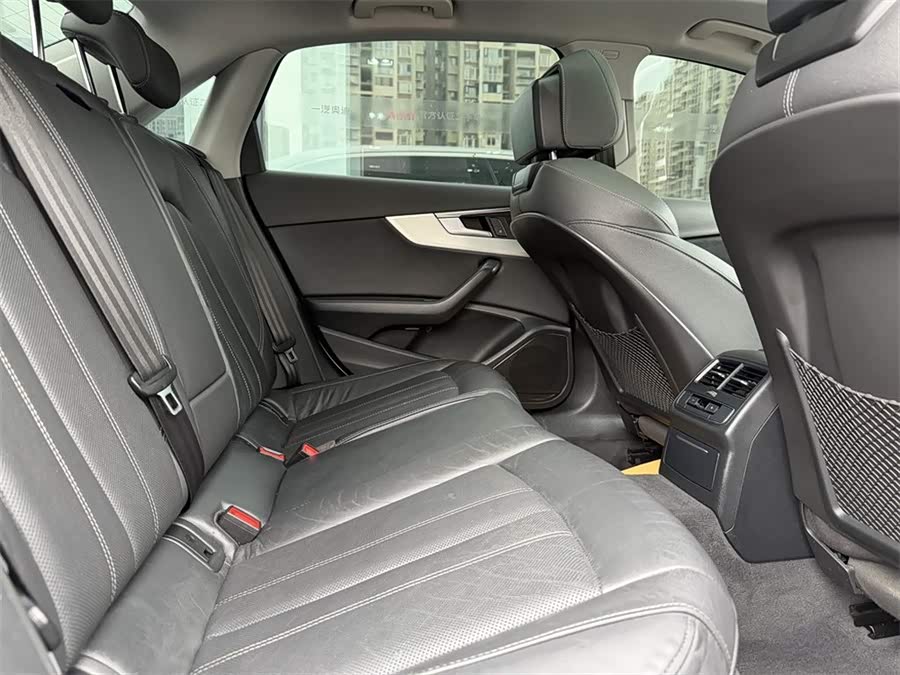 Audi A4L 2020