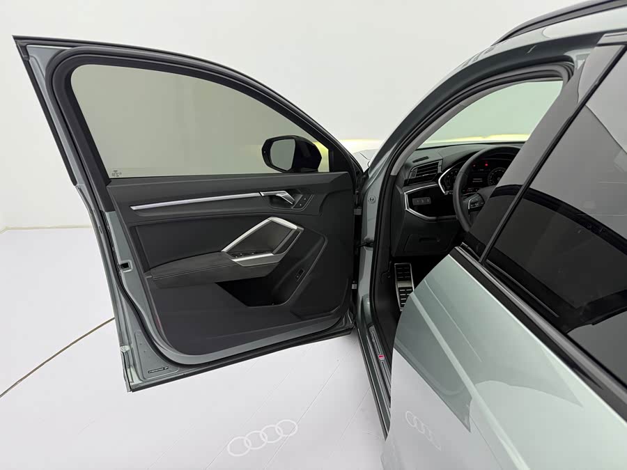 Audi Q3 2023 — фото 23