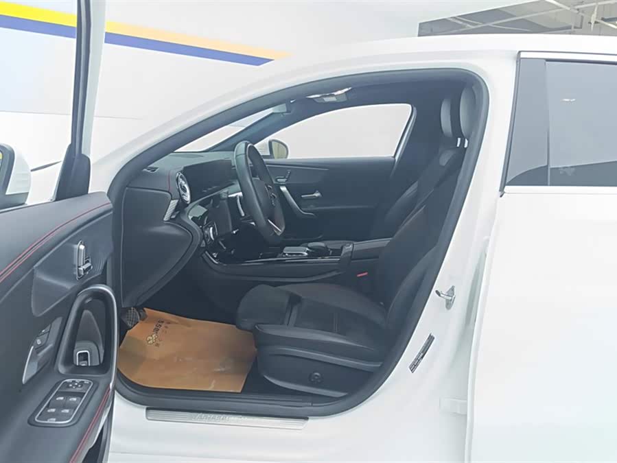 Mercedes-Benz A-Class 2023 — фото 9