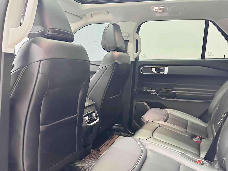 Ford Explorer 2025 — фото 10