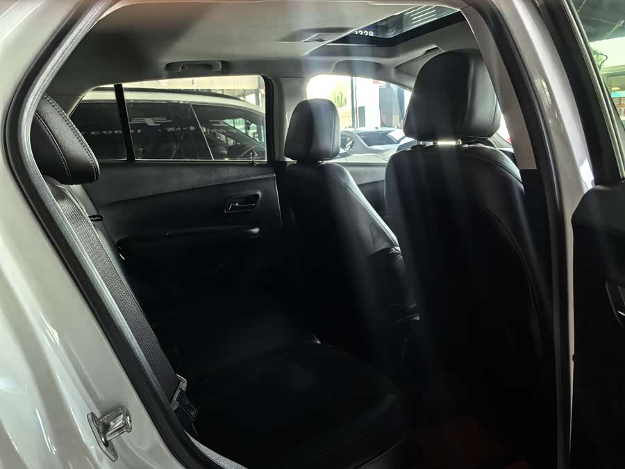 Chevrolet Trax 2014 — фото 12