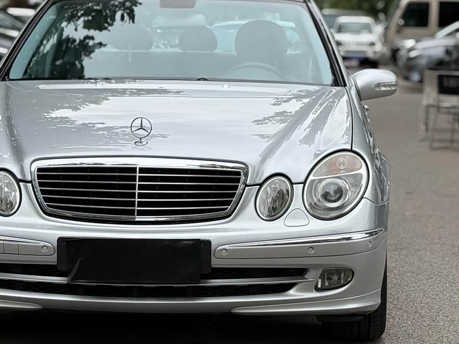 Mercedes-Benz E-Class 2005