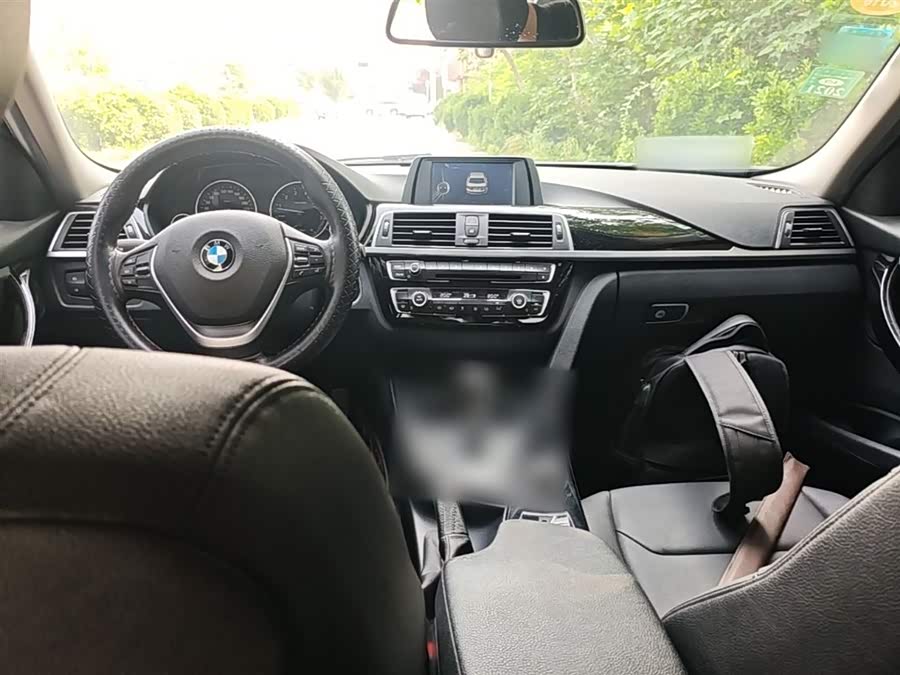 BMW 3 Series 2017 — фото 10