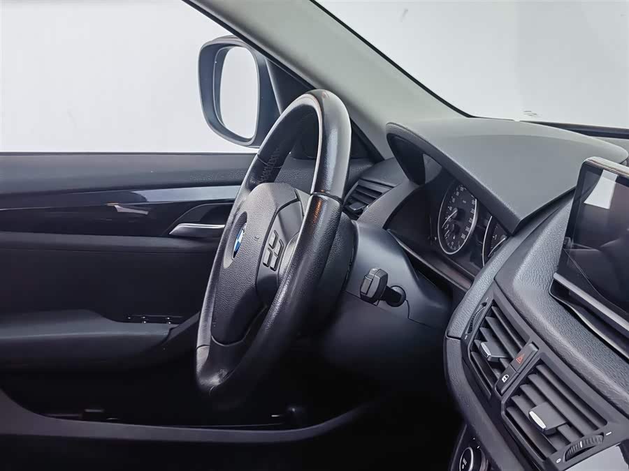 BMW X1 2010 — фото 22