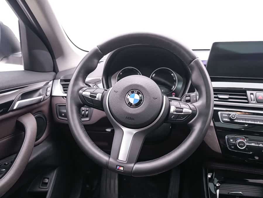 BMW X1 2020 — фото 16