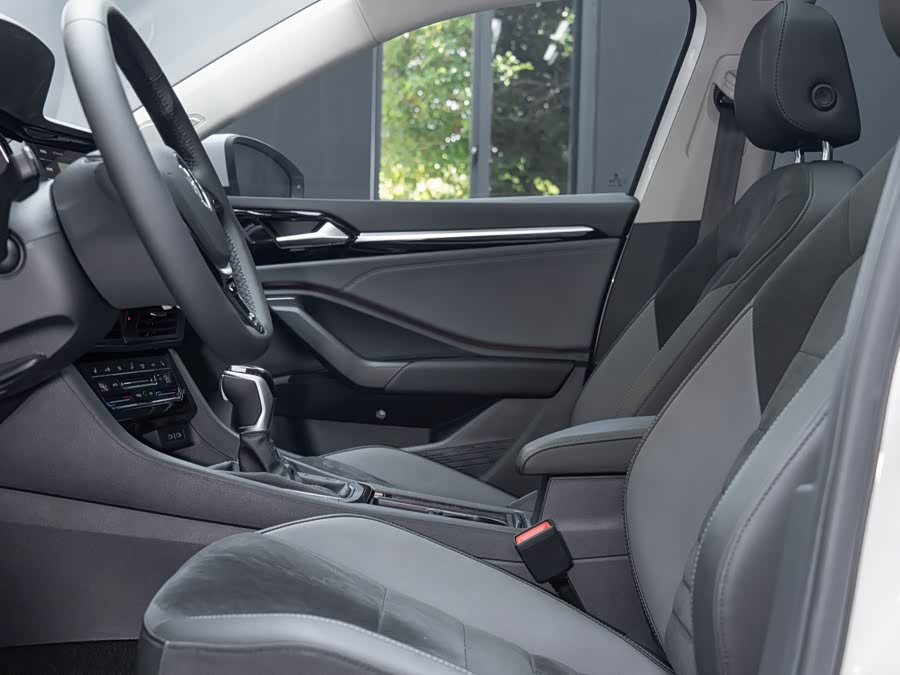 Volkswagen Sagitar 2022