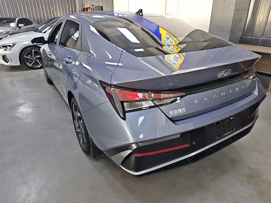 Hyundai Elantra 2023
