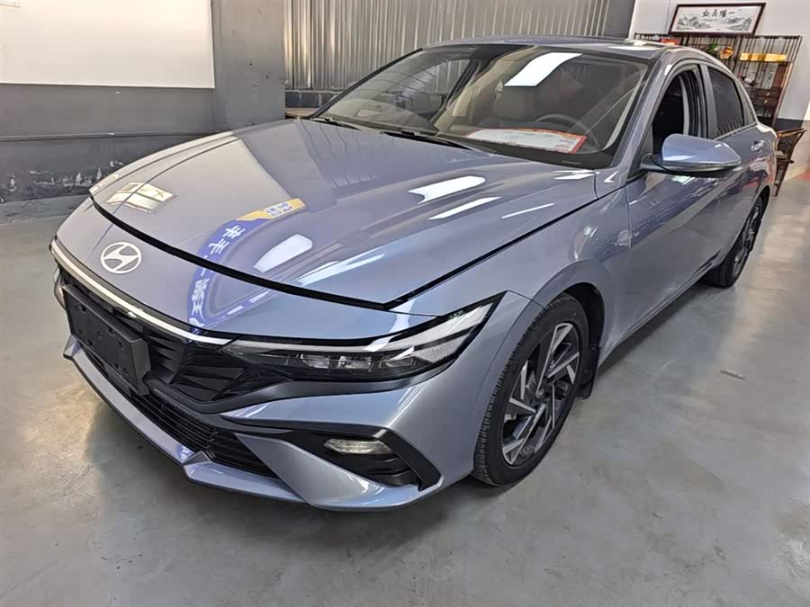 Hyundai Elantra 2023