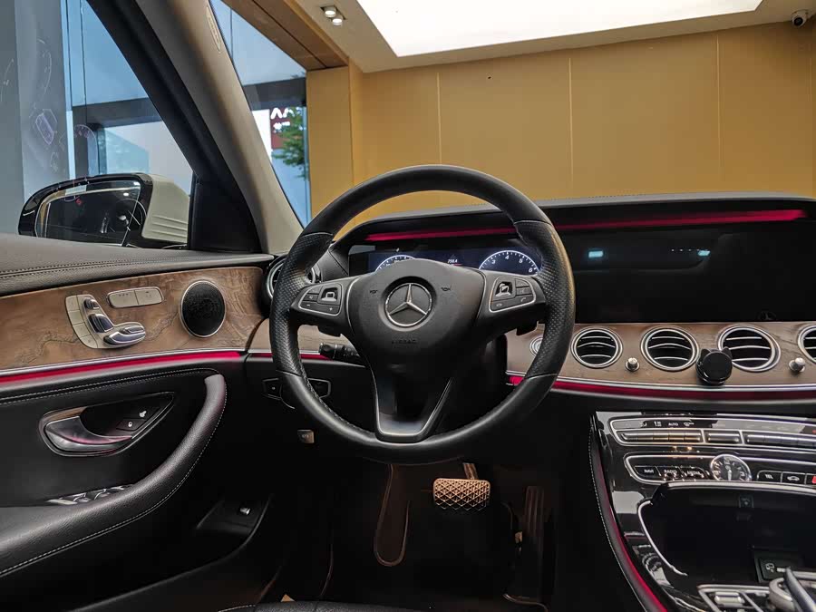 Mercedes-Benz E-Class 2016 — фото 14