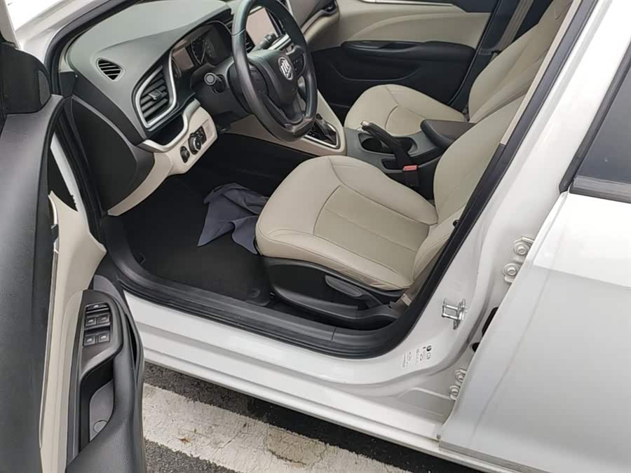 Buick Excelle 2017 — фото 16