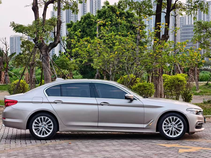 BMW 5 Series 2020 — фото 8