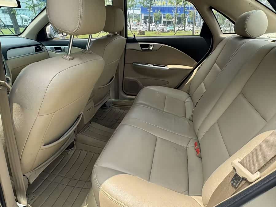 Buick Excelle 2013 — фото 10