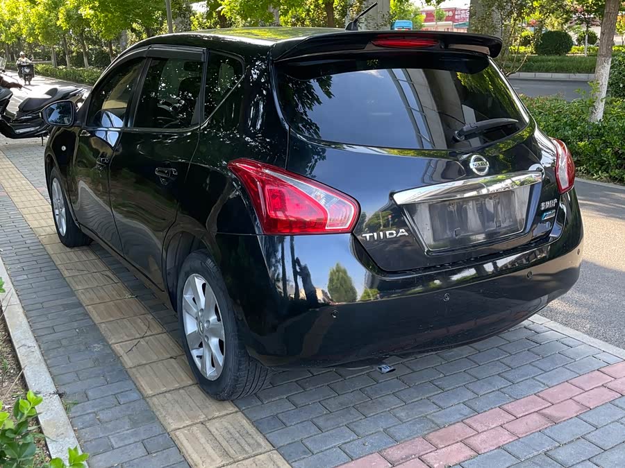 Nissan Tiida 2011