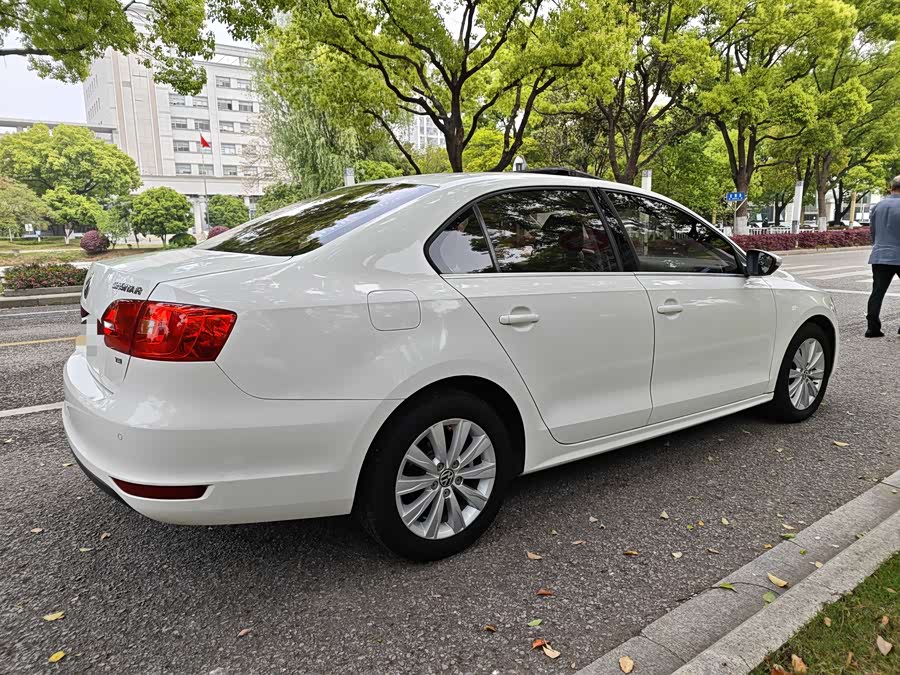 Volkswagen Sagitar 2014