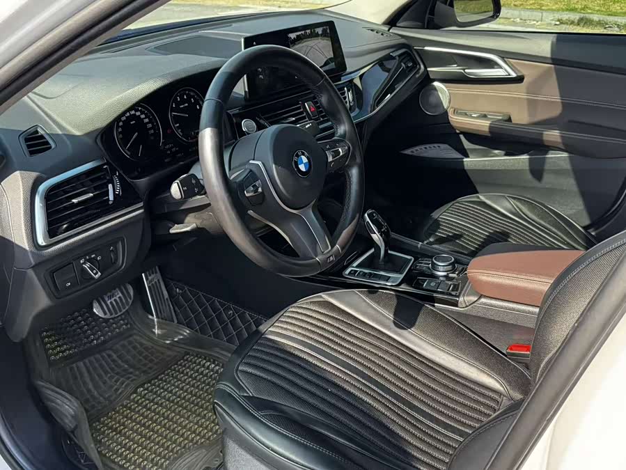 BMW 1 Series 2021 — фото 14