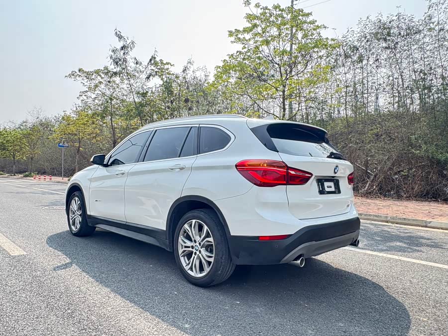 BMW X1 2018 — фото 14