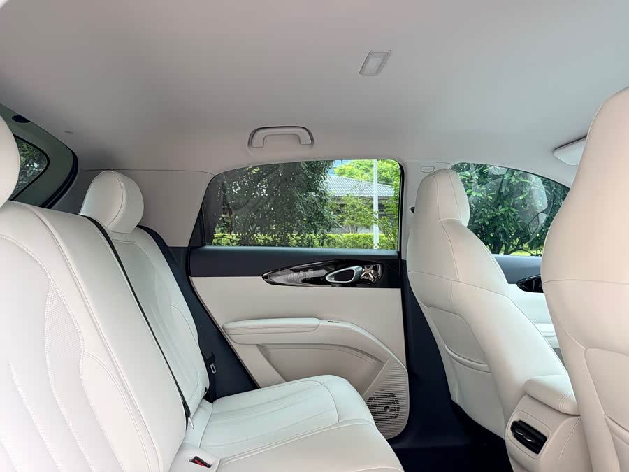 Geely Galaxy Starwish 2025 — фото 13