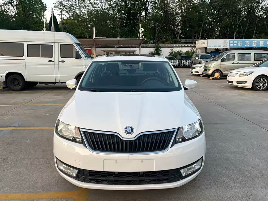 Skoda Rapid 2013