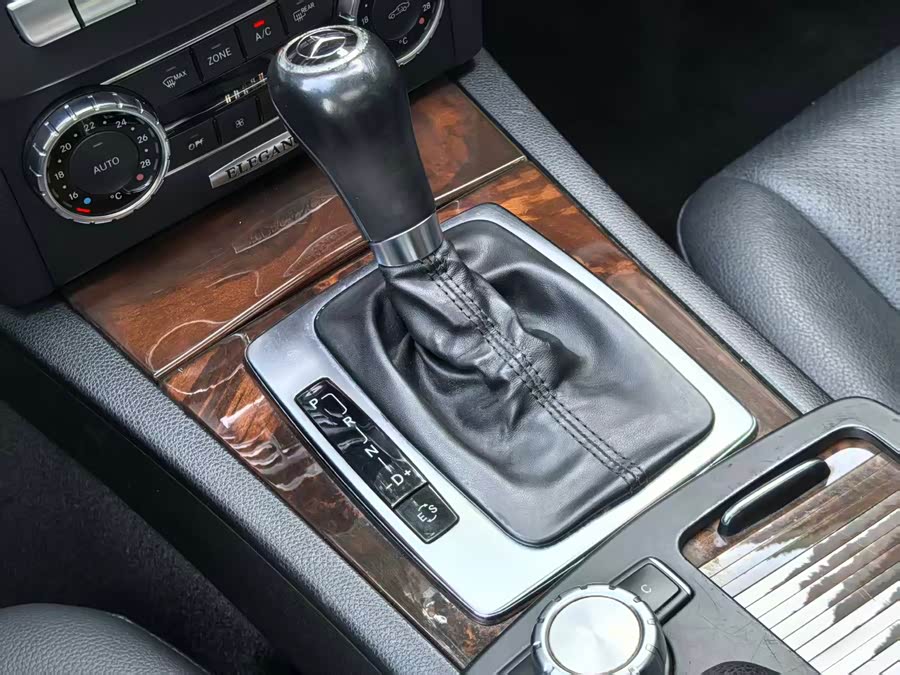 Mercedes-Benz C-Class 2011 — фото 12