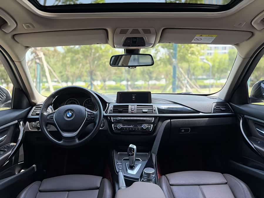 BMW 3 Series 2019 — фото 12