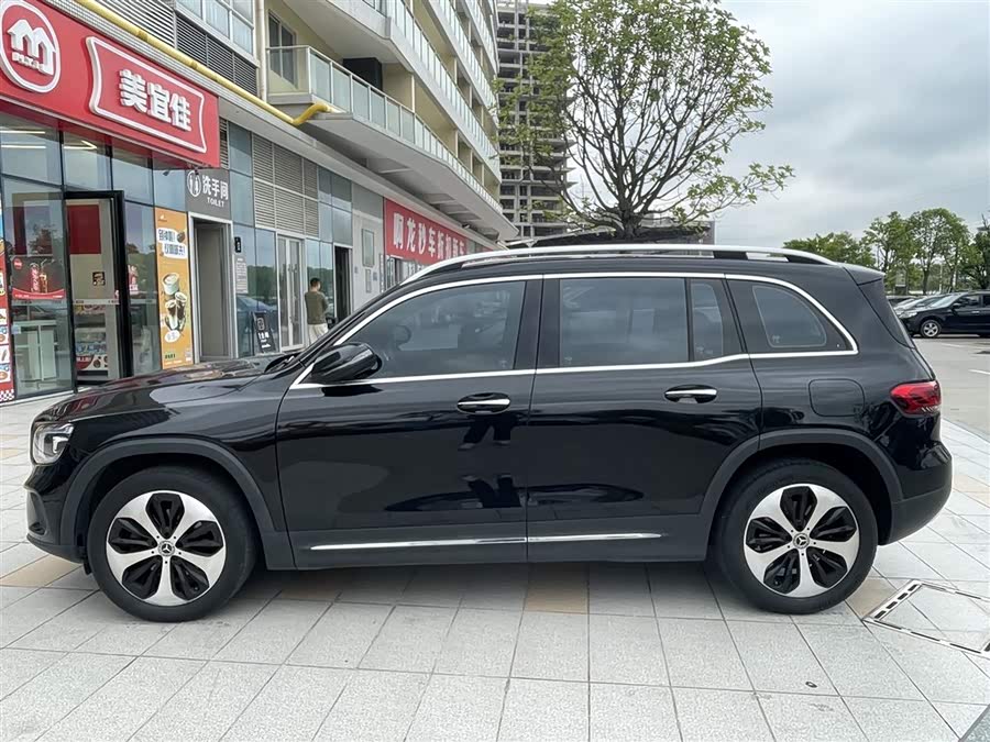Mercedes-Benz GLB 2021