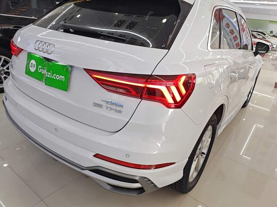 Audi Q3 2019 — фото 24