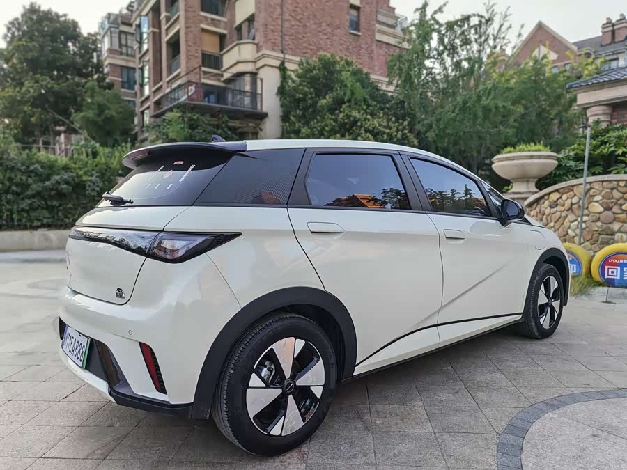 BYD Dolphin 2023