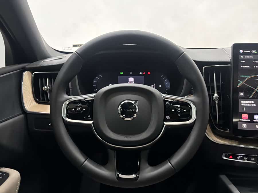 Volvo XC60 2026 — фото 14