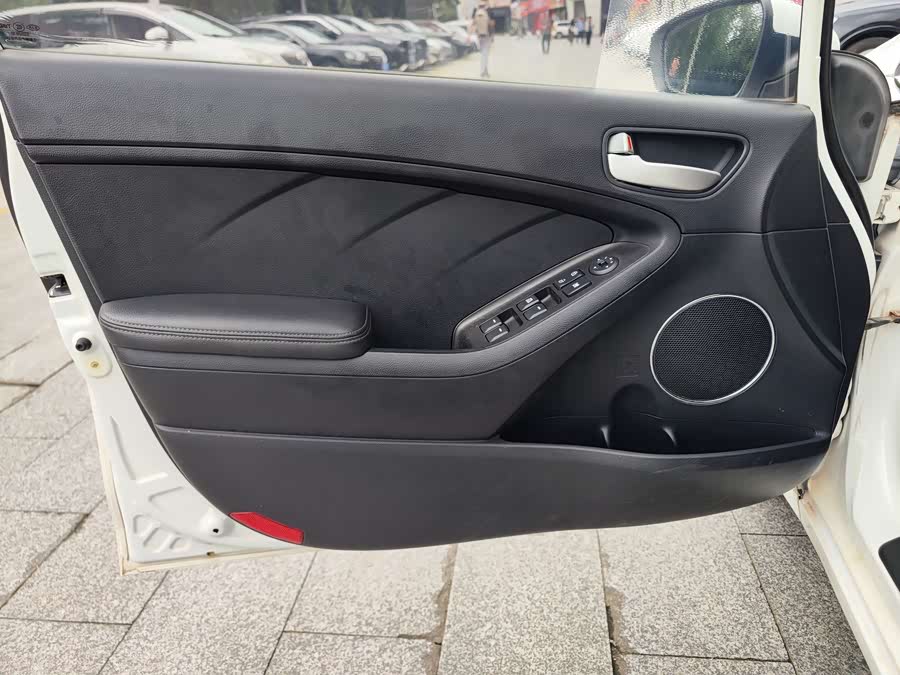 Kia K3 2013