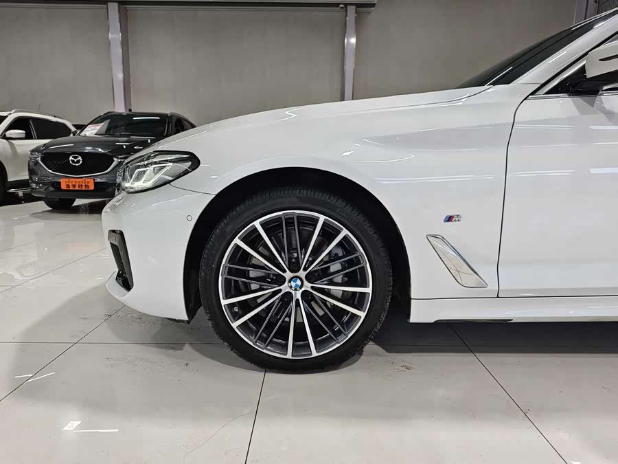 BMW 5 Series 2023 — фото 14