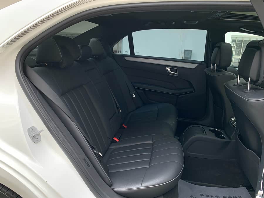 Mercedes-Benz E-Class 2015 — фото 10
