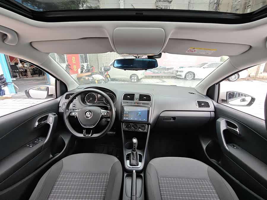 Volkswagen Polo 2016