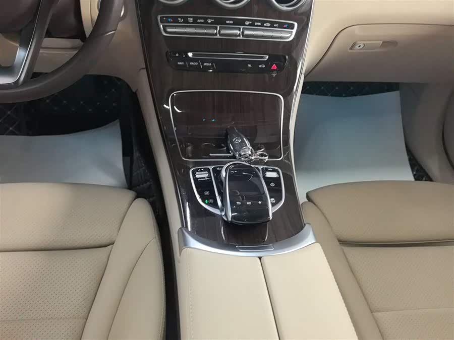Mercedes-Benz GLC 2019 — фото 10
