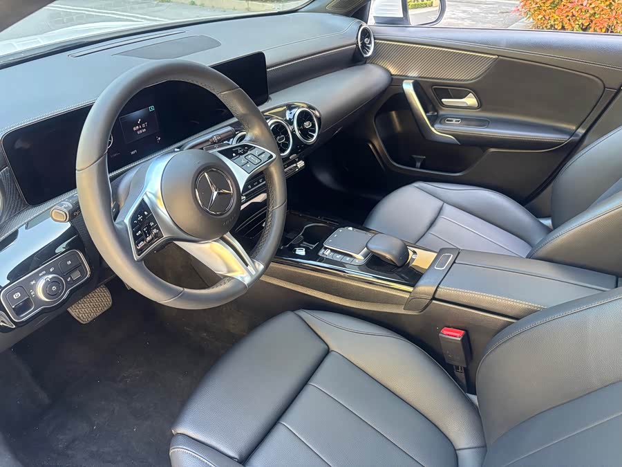 Mercedes-Benz A-Class 2023 — фото 14