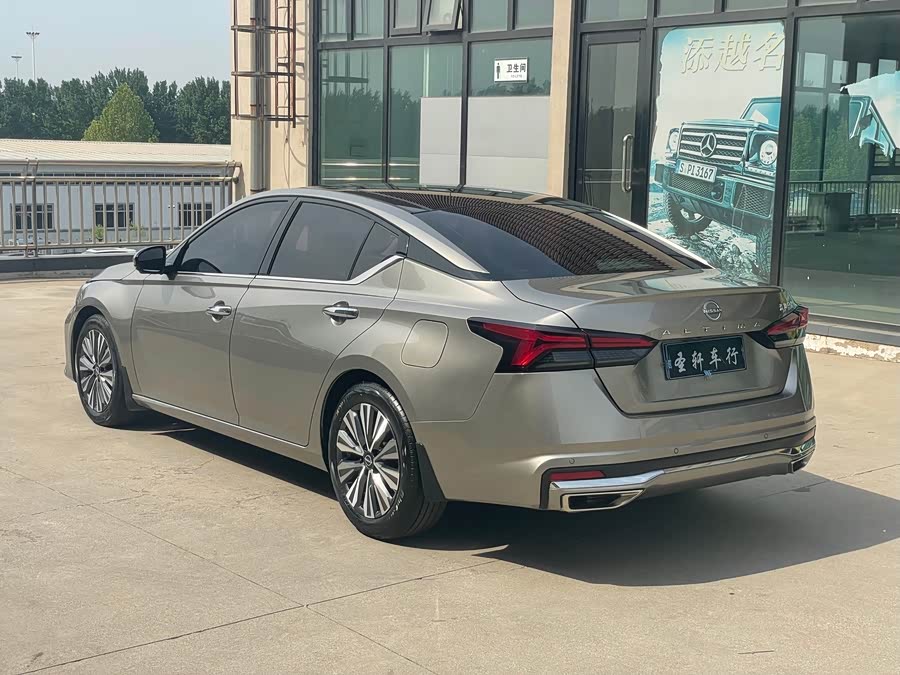 Nissan Teana 2022