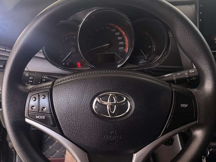 Toyota Yaris L 2022 — фото 11