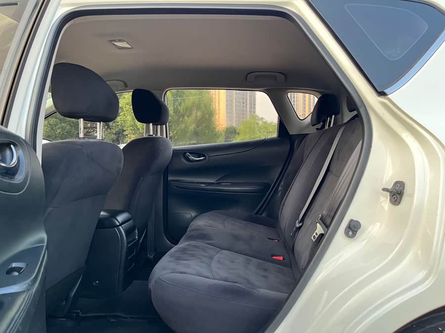 Nissan Tiida 2014